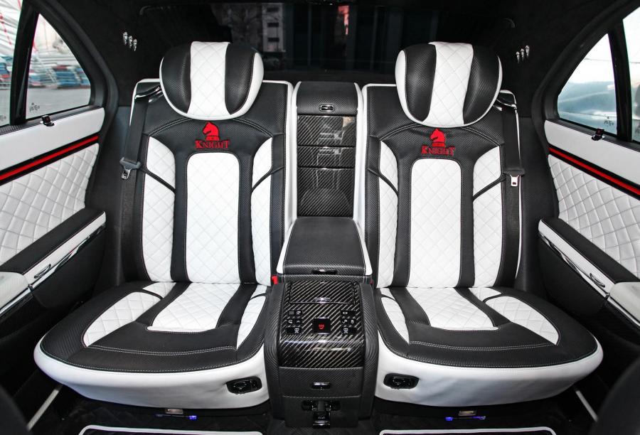 Интерьер Maybach 57S by Knight Luxury (W240) 2014 года  (фото 7 из 22)